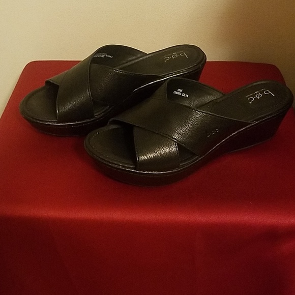 BoC Wedge Black Sandles - Picture 2 of 4